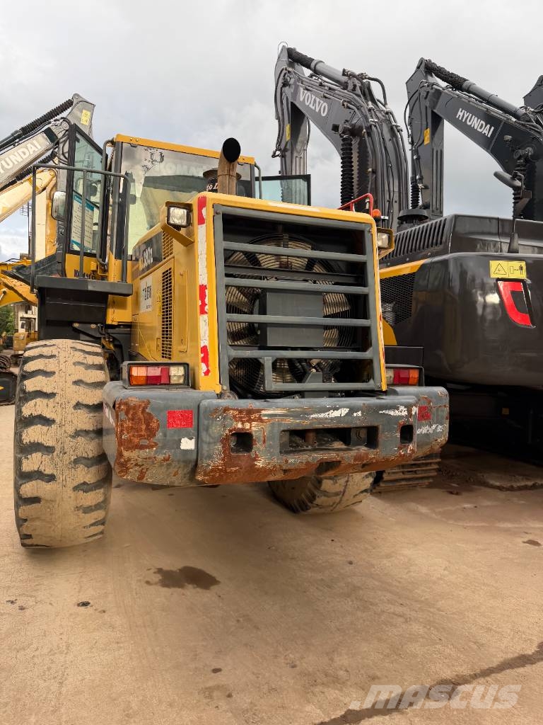 Komatsu WA 380 made in Japan Lánctalpas kotrók