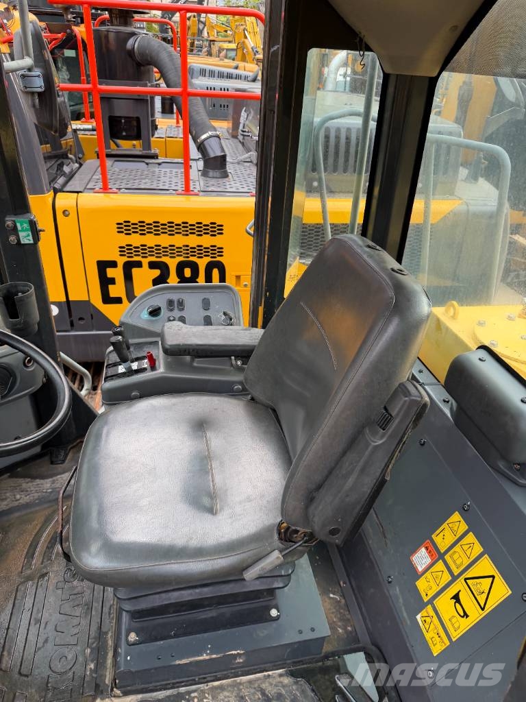 Komatsu WA 380 made in Japan Lánctalpas kotrók