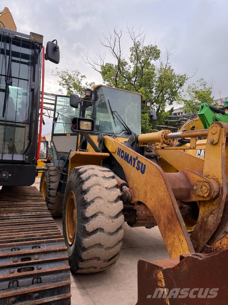 Komatsu WA 380 made in Japan Lánctalpas kotrók