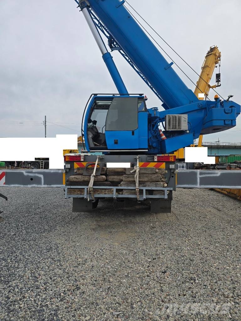 Liebherr LTM 1055-1 Terepdaruk