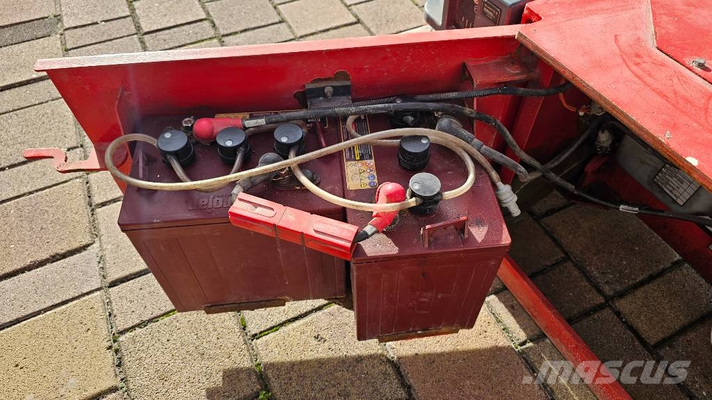 JLG 1230 ES Ollós emelők