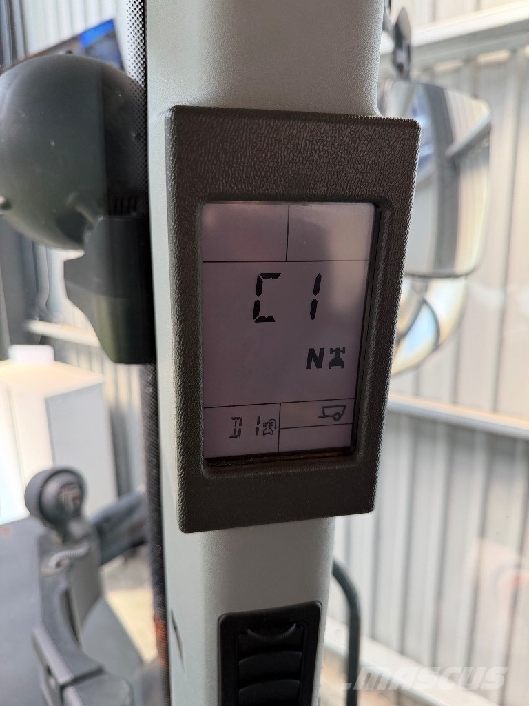 CLAAS Arion 650 Traktorji