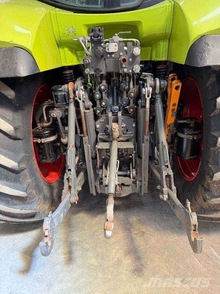 CLAAS Arion 650 Traktorji