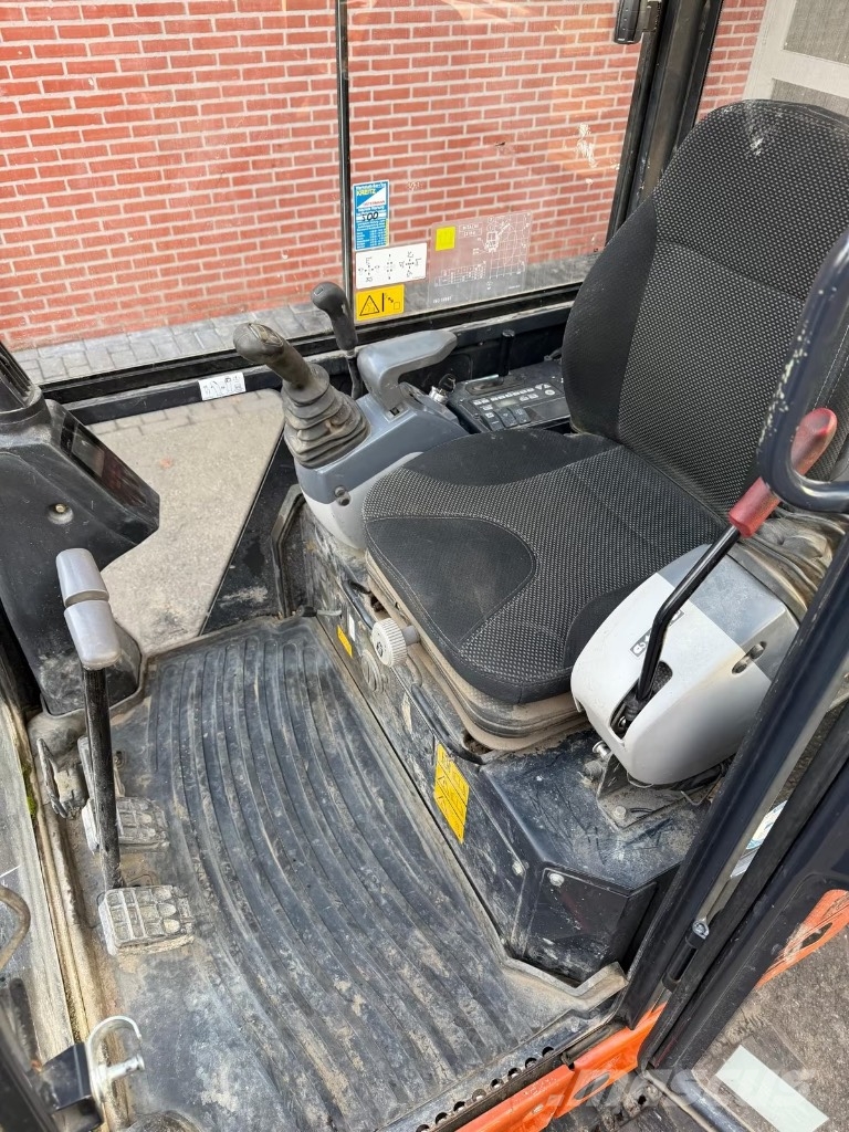 Hitachi ZX 19-6 CR Minibagger < 7t