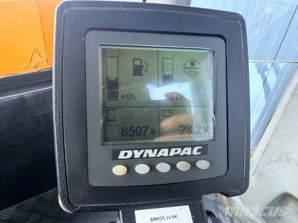 Dynapac CP224W Gummiradwalzen