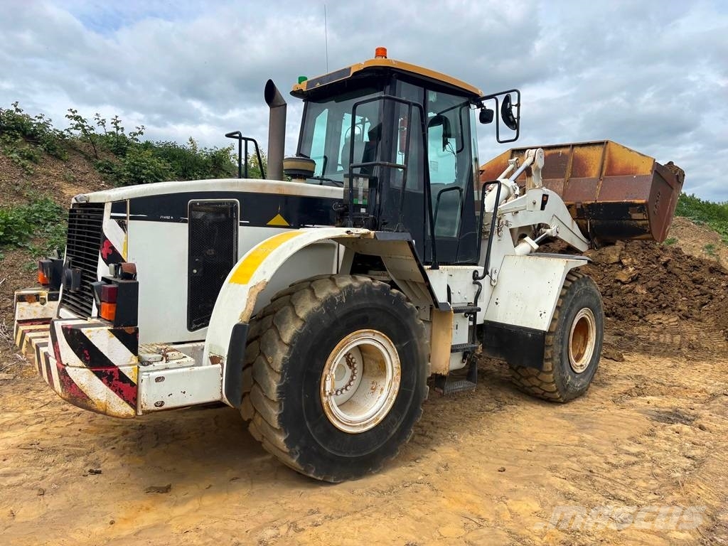 CAT 962 G لوادر بعجل