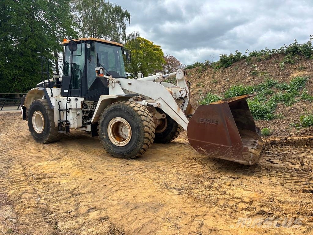 CAT 962 G لوادر بعجل