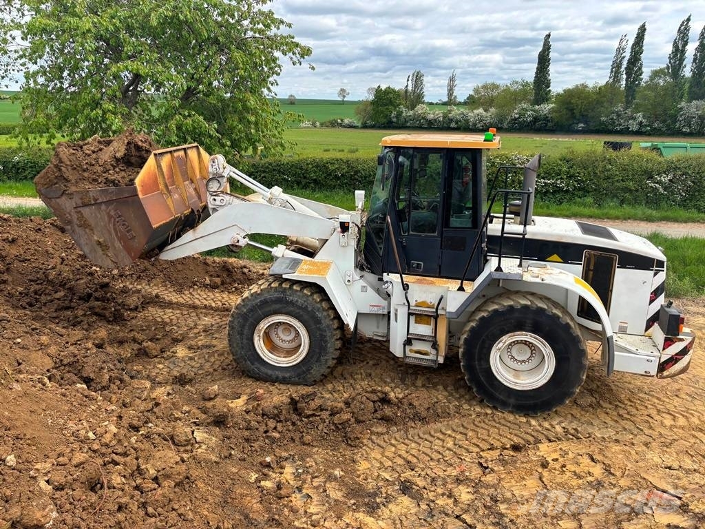 CAT 962 G لوادر بعجل