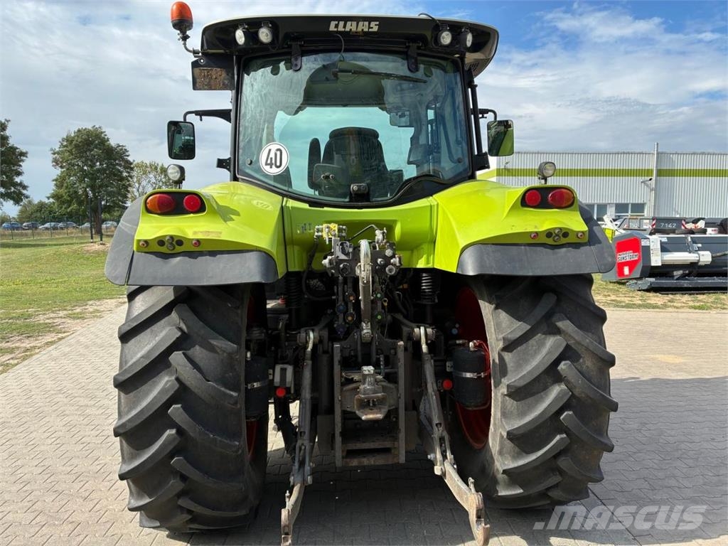 CLAAS Arion 530 Traktory