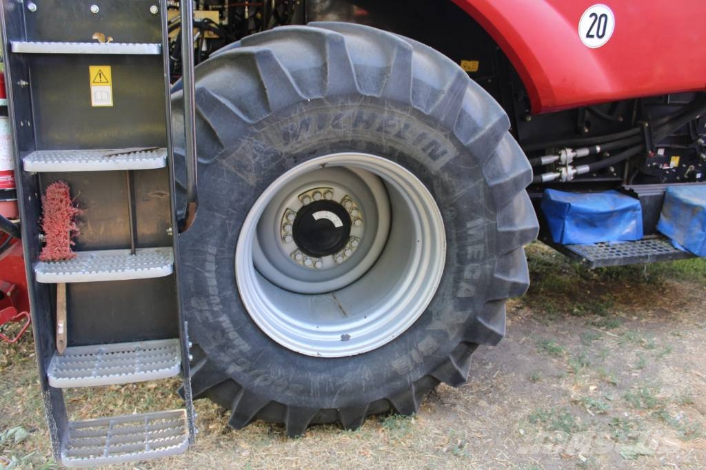 Case IH 6140 Axial-Flow Mähdrescher