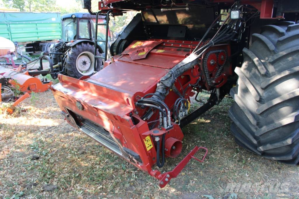 Case IH 6140 Axial-Flow Mähdrescher