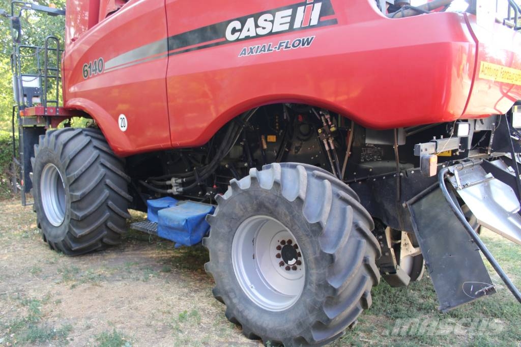 Case IH 6140 Axial-Flow Mähdrescher