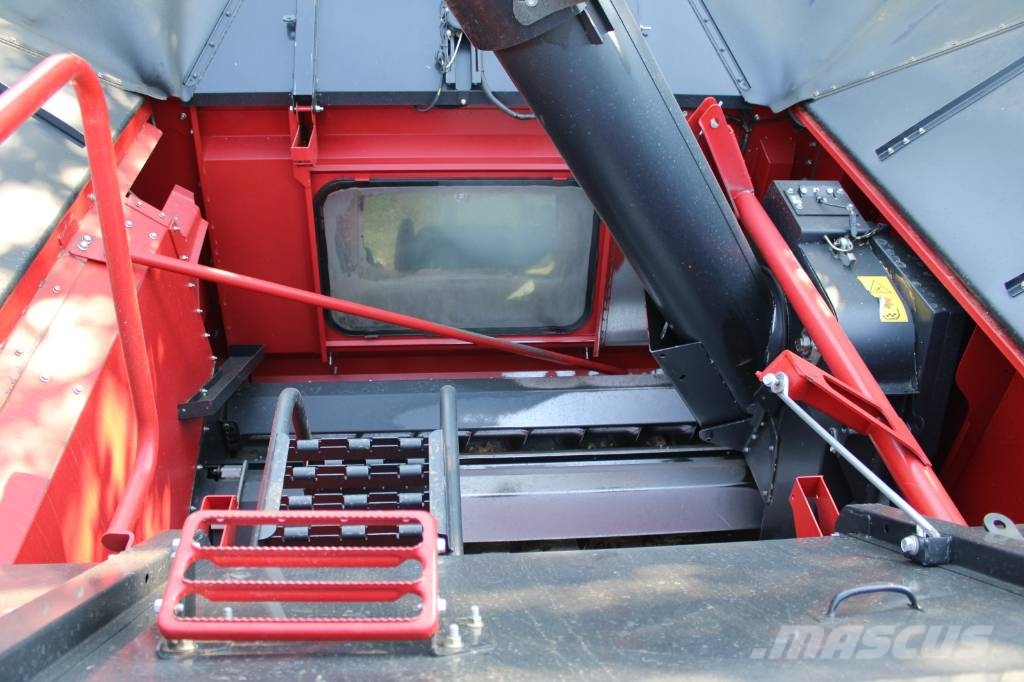 Case IH 6140 Axial-Flow Mähdrescher