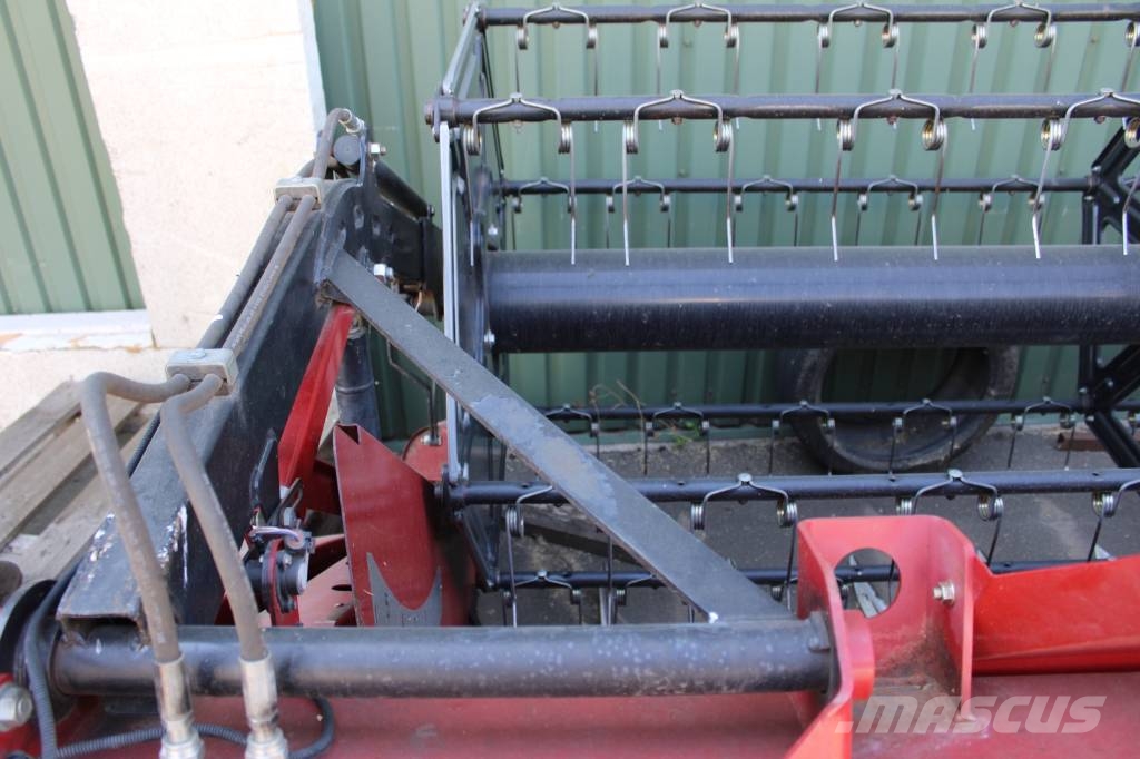 Case IH 6140 Axial-Flow Mähdrescher