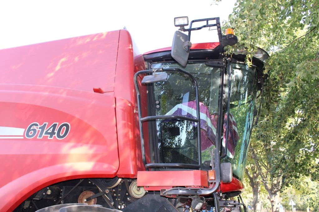 Case IH 6140 Axial-Flow Mähdrescher