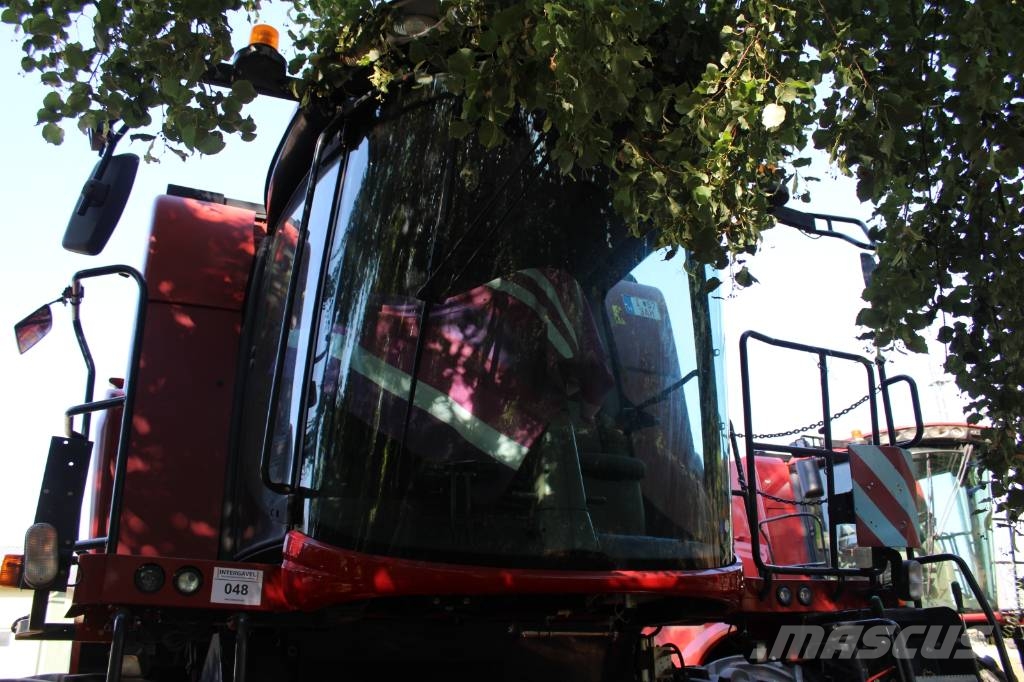 Case IH 6140 Axial-Flow Mähdrescher