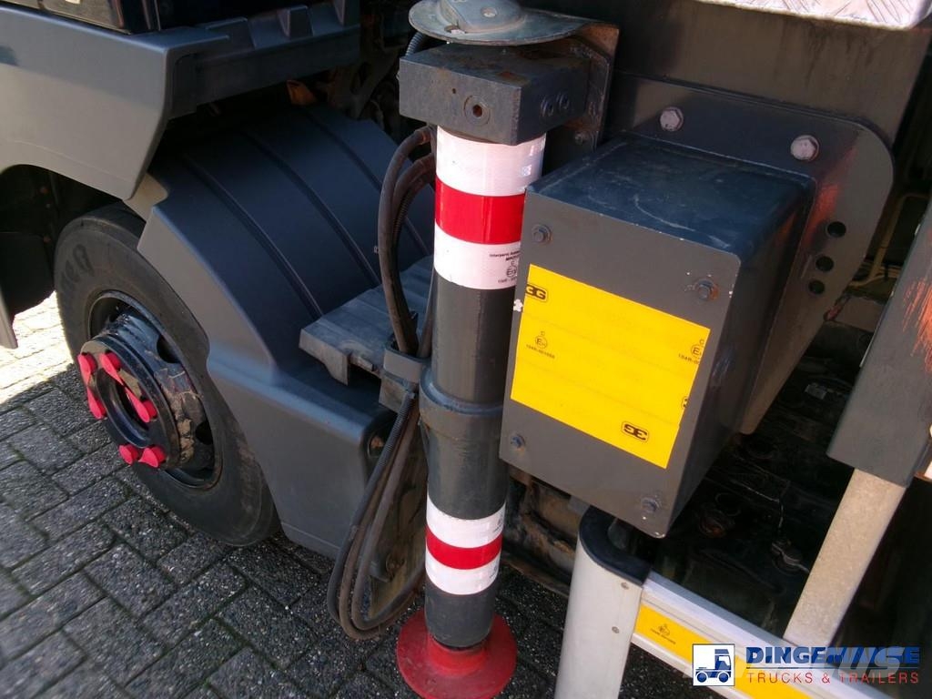 Mercedes-Benz Atego 816 4x2 Bocker AK 32/1500 SPS crane Mobiilinosturit