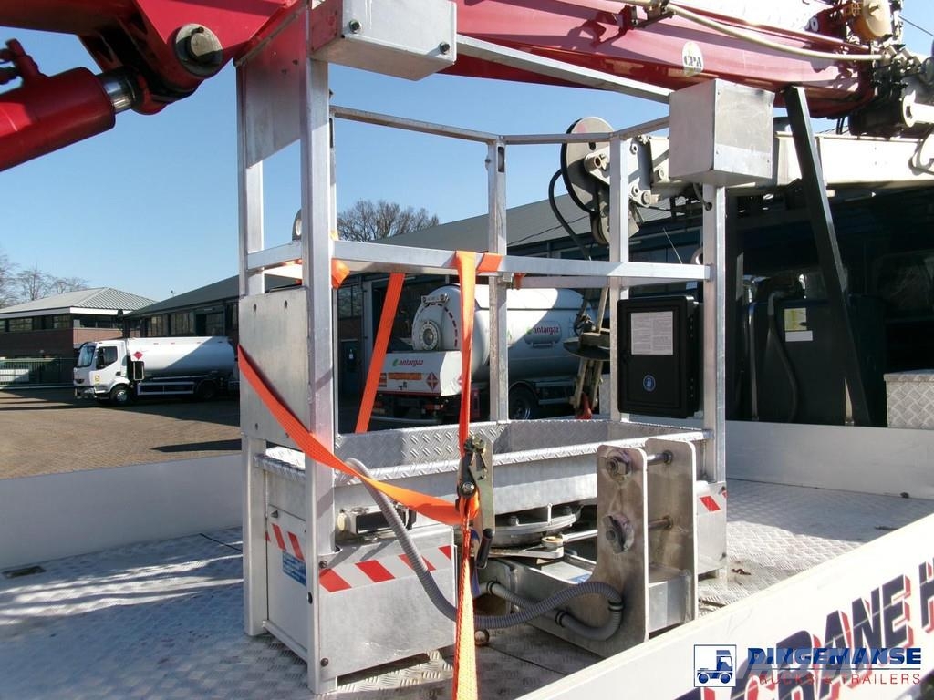 Mercedes-Benz Atego 816 4x2 Bocker AK 32/1500 SPS crane Mobiilinosturit