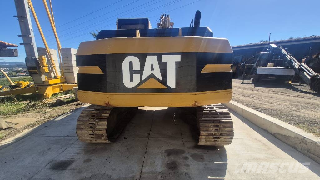 CAT 320 L Telakaivukoneet
