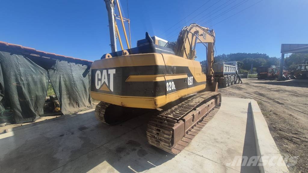 CAT 320 L Telakaivukoneet