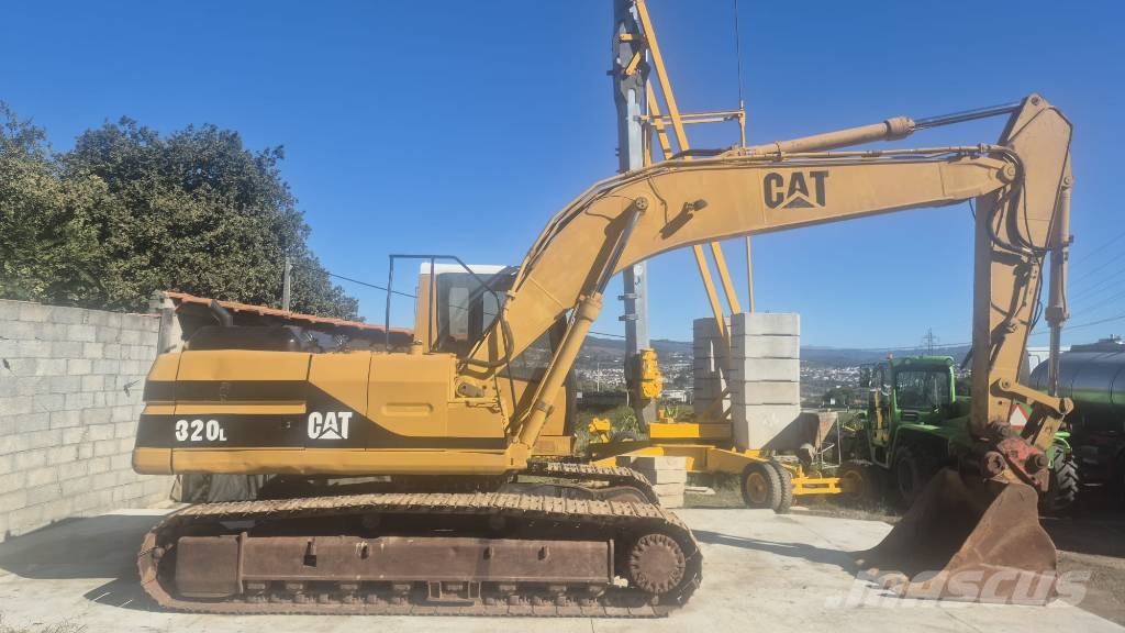 CAT 320 L Telakaivukoneet
