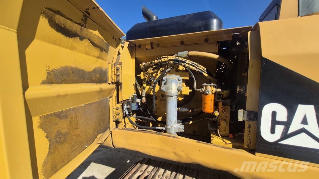 CAT 320 L Telakaivukoneet