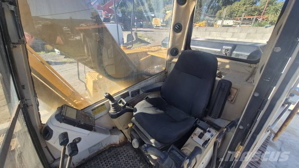 CAT 320 L Telakaivukoneet
