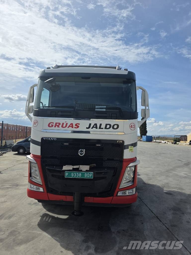 Volvo FH540 camión caja abierta Rabljeni žerjavi za vsak teren