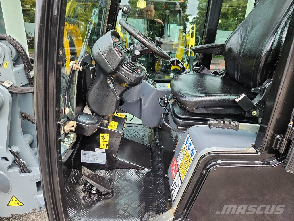 GiANT V 452 T X-Tra HD black edition لوادر صغيرة