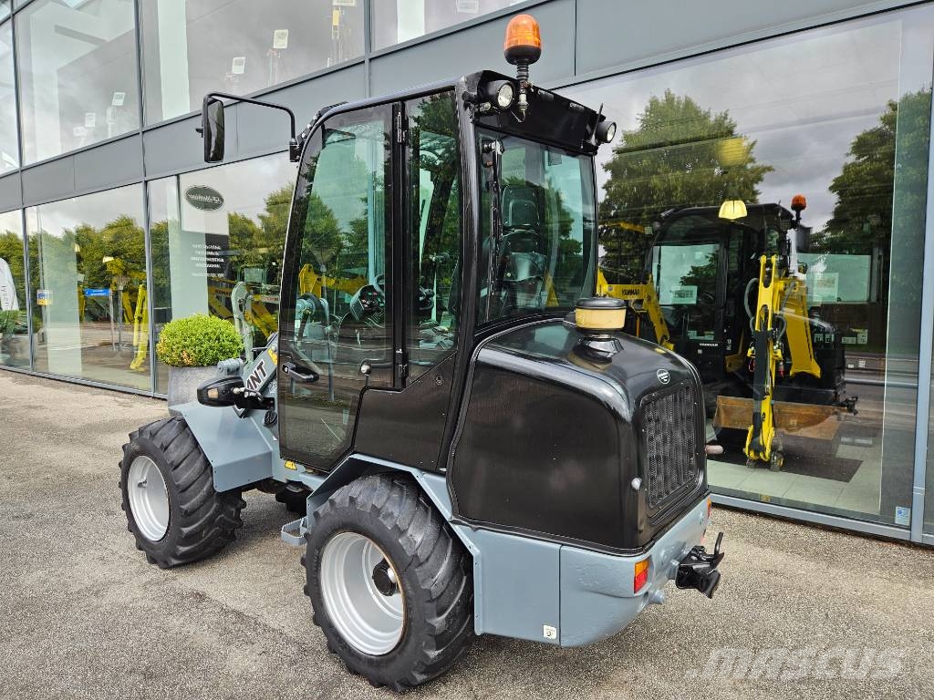GiANT V 452 T X-Tra HD black edition لوادر صغيرة