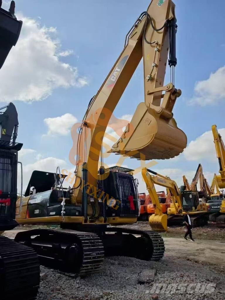 CAT 330 D2 Vikšriniai ekskavatoriai