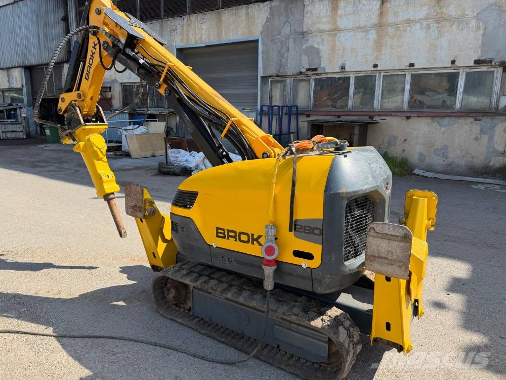 Brokk 280 Pelle de démolition
