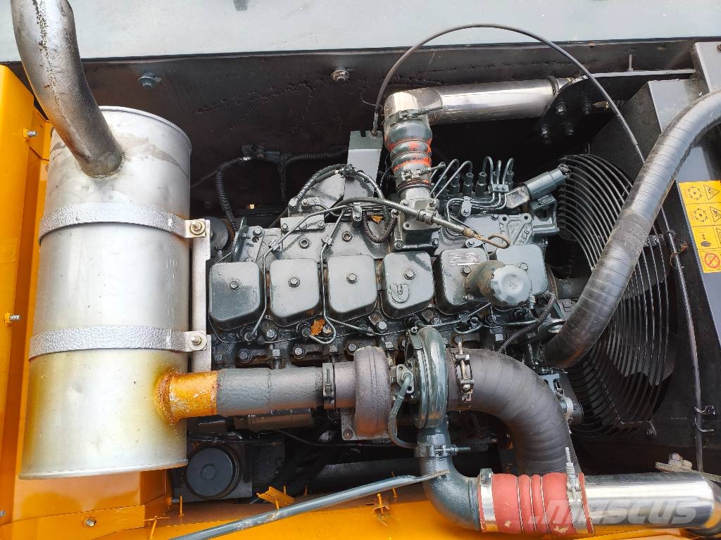 Hyundai HX220HD Raupenbagger