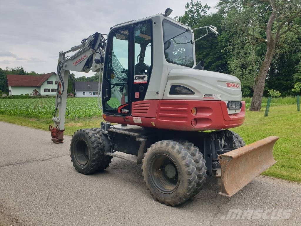 Takeuchi TB295W 轮式挖掘机
