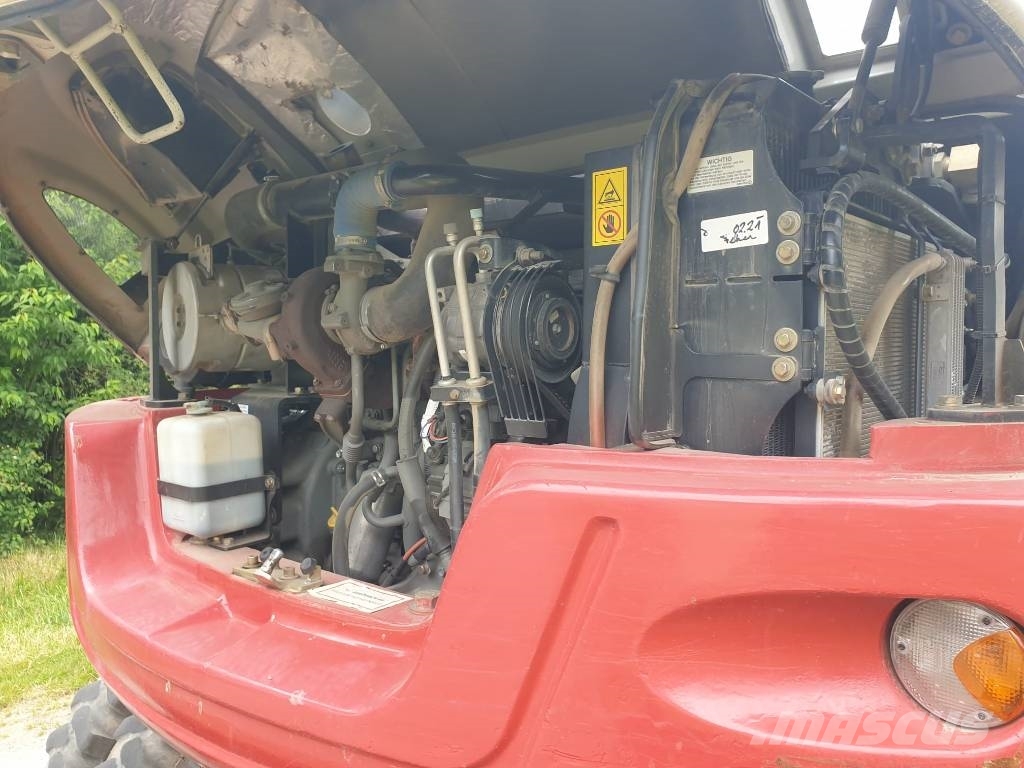 Takeuchi TB295W 轮式挖掘机