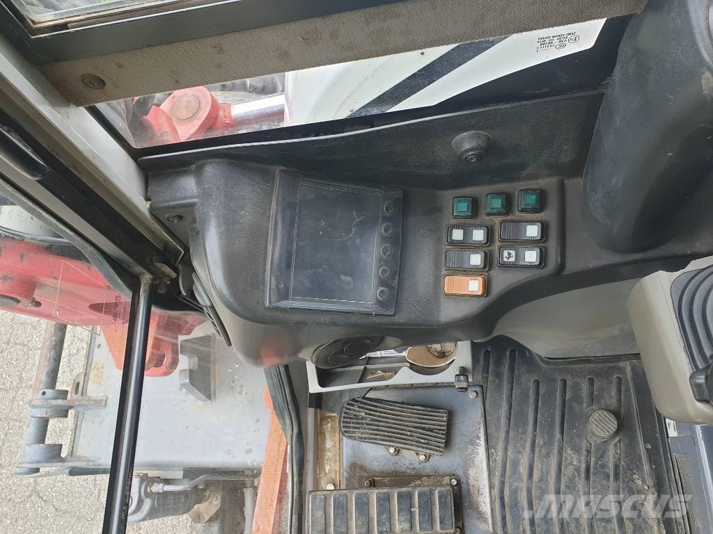 Takeuchi TB295W 轮式挖掘机