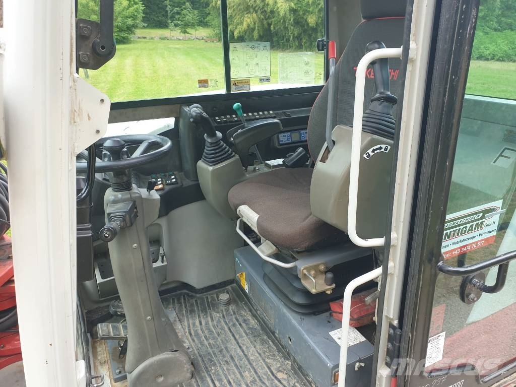 Takeuchi TB295W 轮式挖掘机