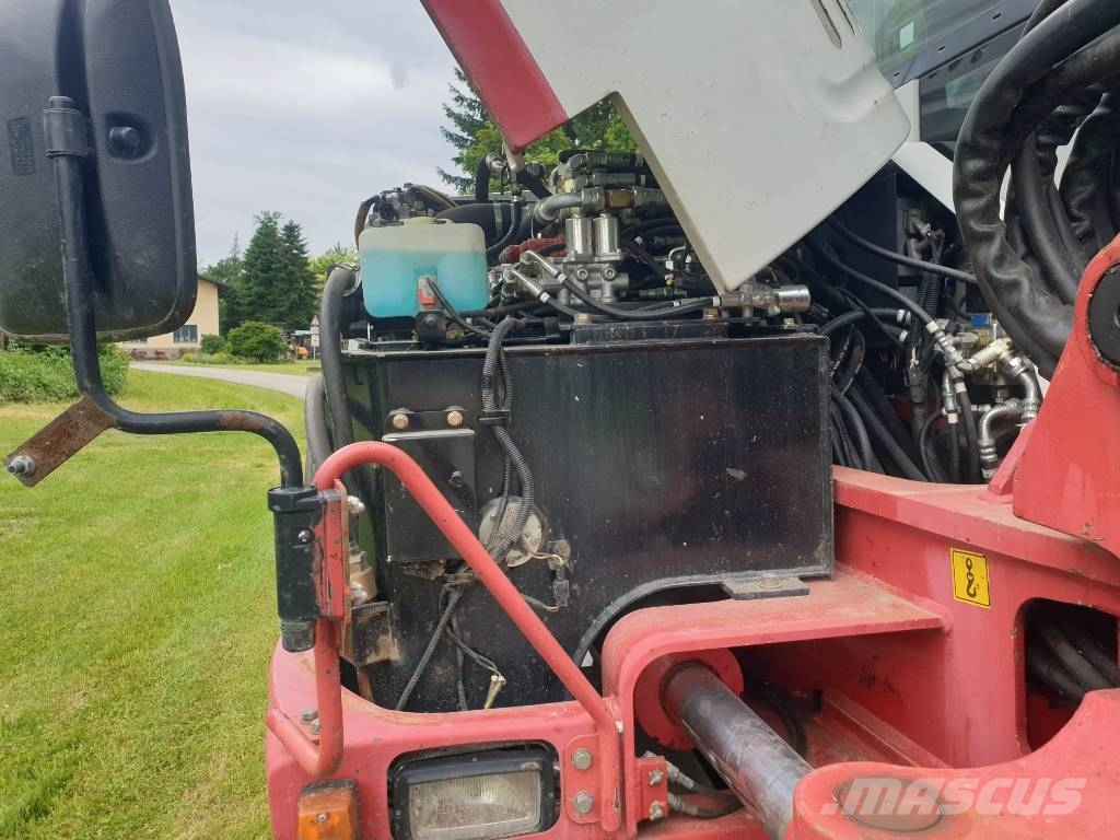 Takeuchi TB295W 轮式挖掘机
