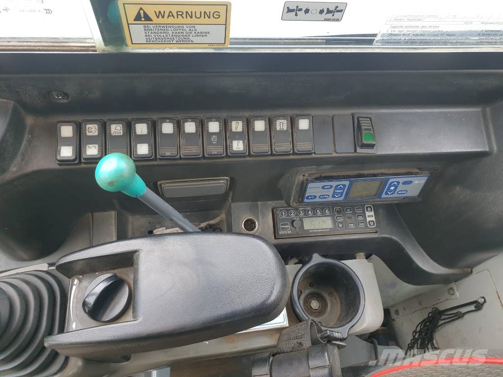 Takeuchi TB295W 轮式挖掘机