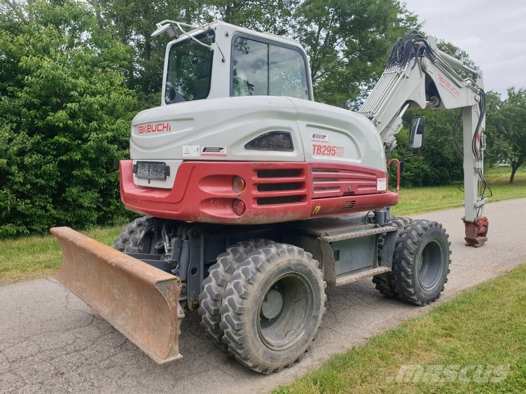 Takeuchi TB295W 轮式挖掘机