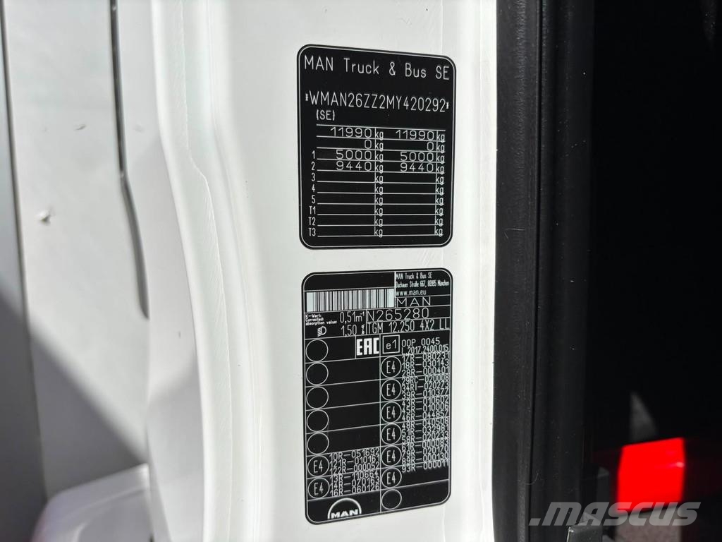 MAN TGM 12.250 4x2 BOX L=7499 mm / H=1851-2643 mm Camiones con caja de remolque