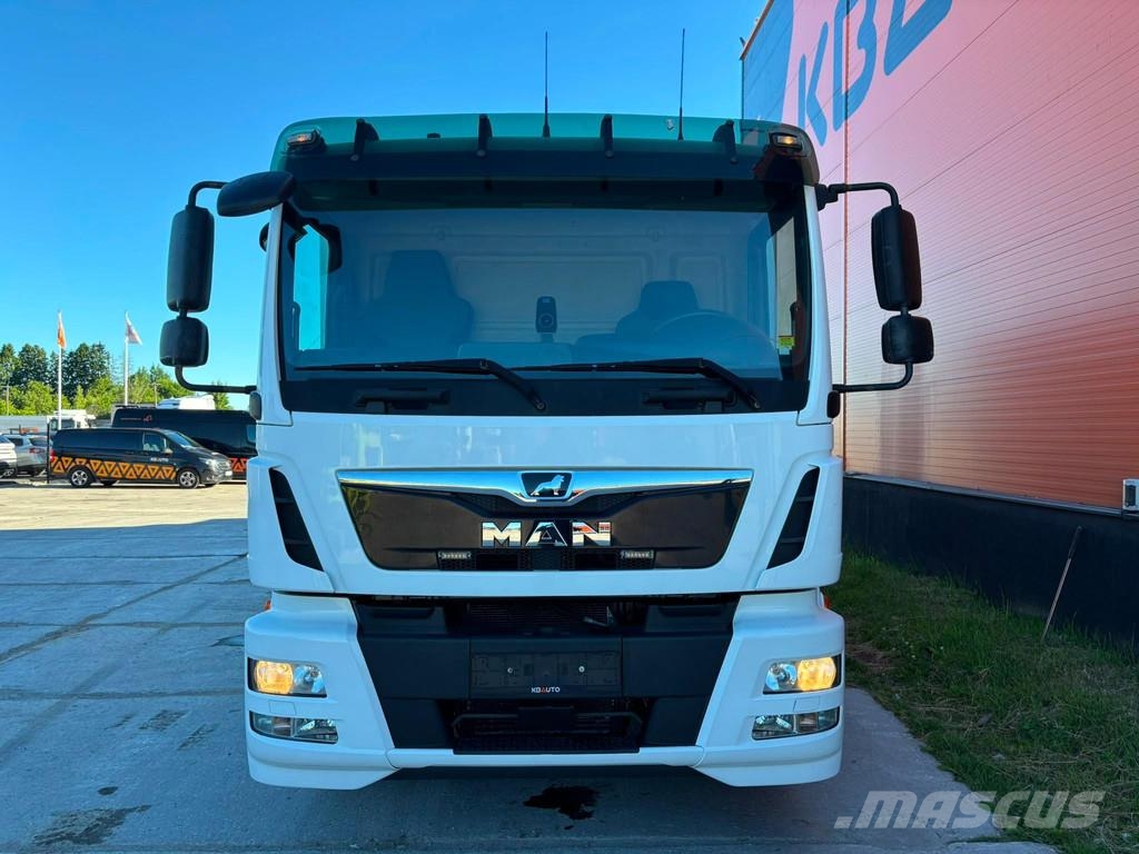 MAN TGM 12.250 4x2 BOX L=7499 mm / H=1851-2643 mm Camiones con caja de remolque