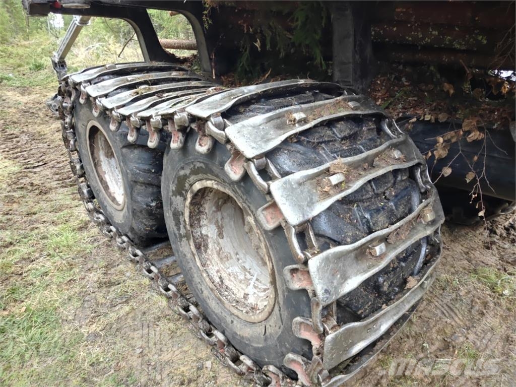 Komatsu XF 855-3 Forvarderi