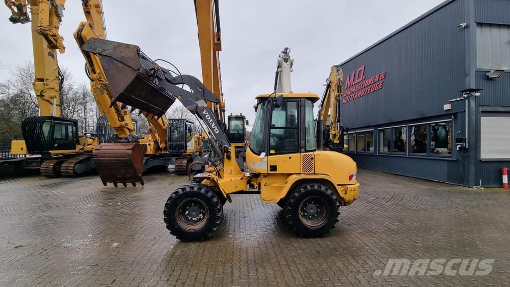 Volvo L 30 B Pro لوادر بعجل