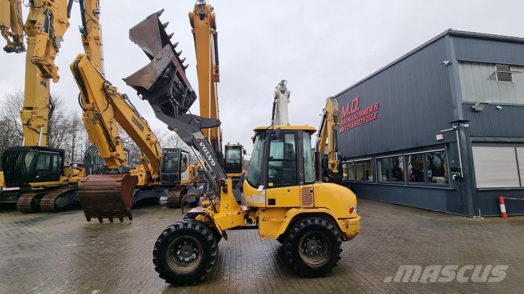 Volvo L 30 B Pro لوادر بعجل