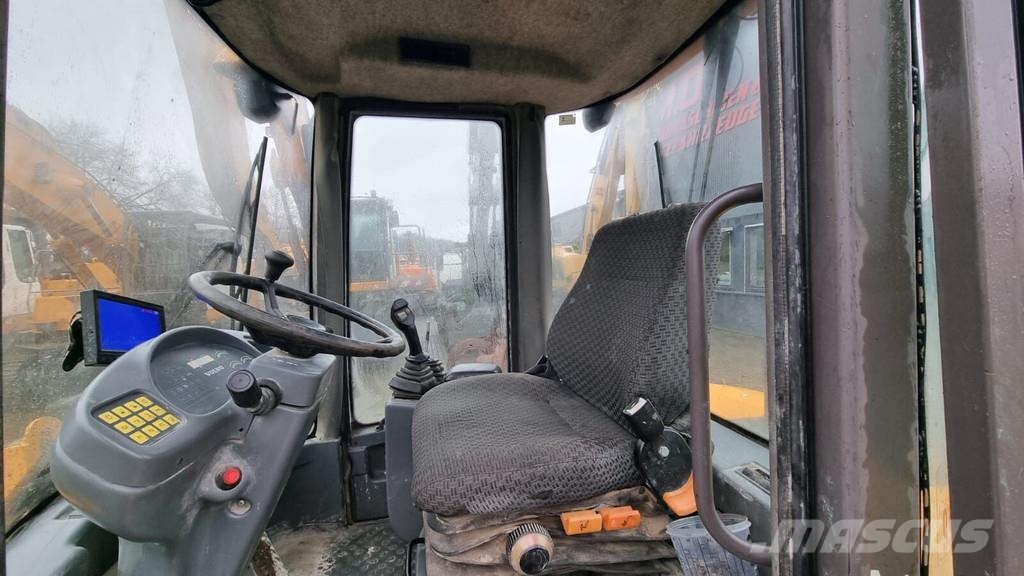 Volvo L 30 B Pro لوادر بعجل