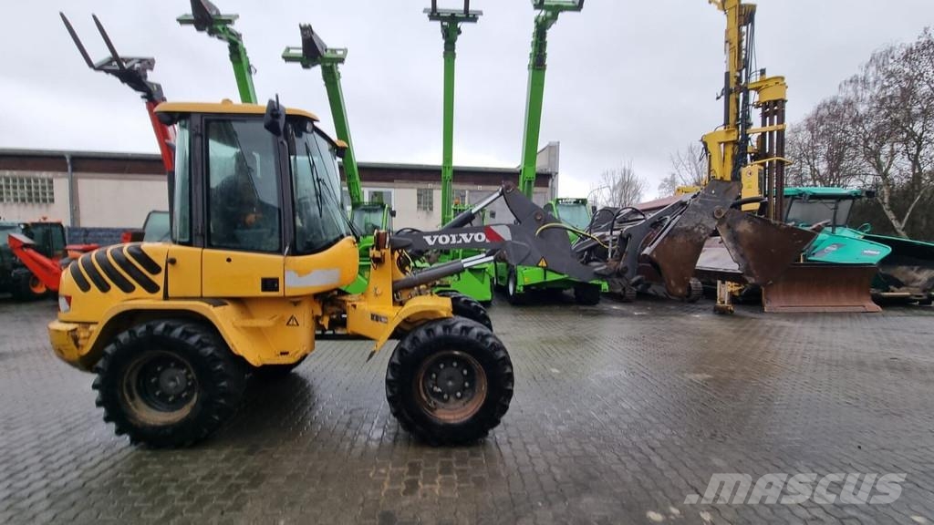 Volvo L 30 B Pro لوادر بعجل
