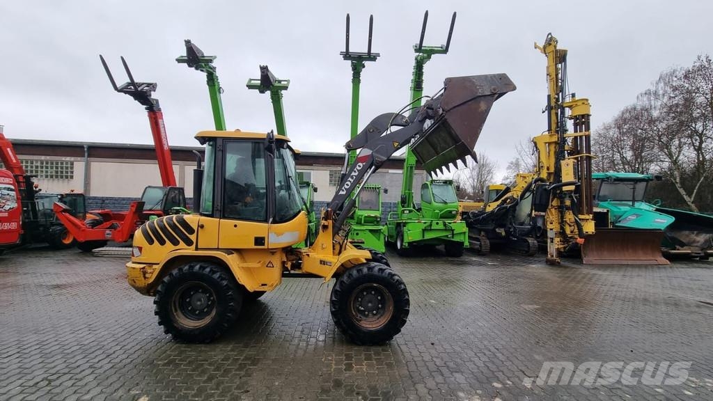 Volvo L 30 B Pro لوادر بعجل