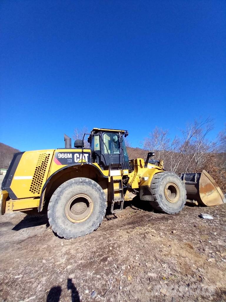 CAT 966 M لوادر بعجل