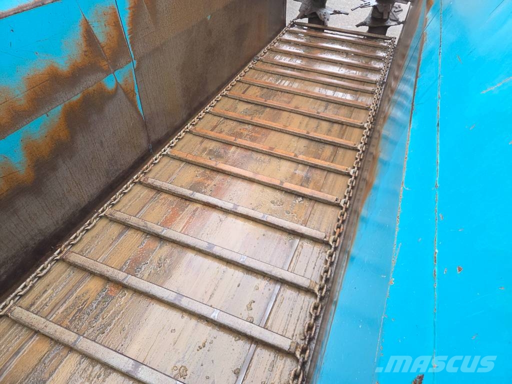 Rolland Rollforce 6118 معدات توزيع السماد العضوي